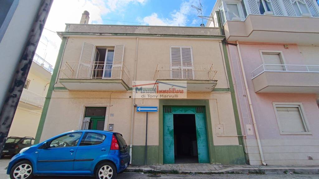 casa indipendente in vendita a Cassano delle Murge