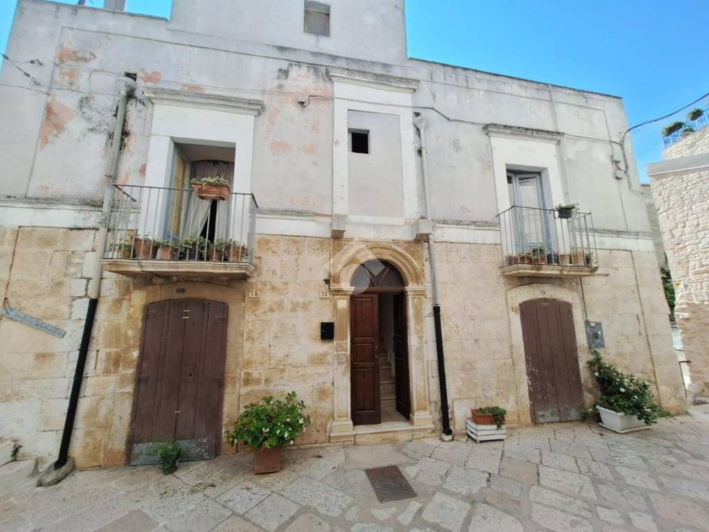 esavano in vendita a Cassano delle Murge