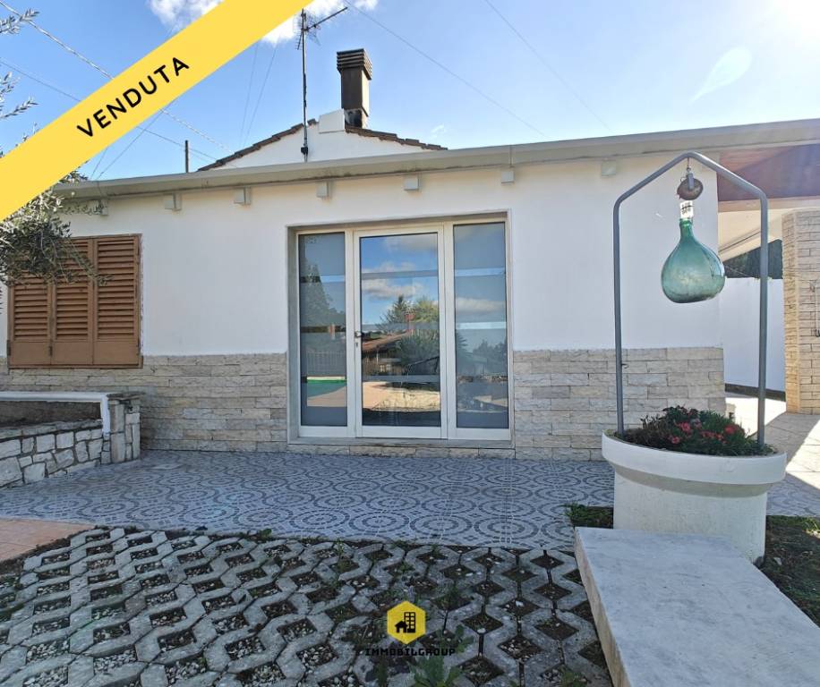 casa indipendente in vendita a Cassano delle Murge