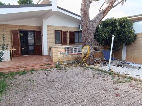 casa indipendente in vendita a Cassano delle Murge