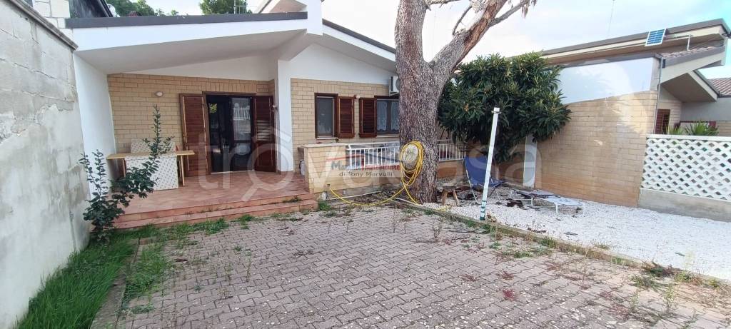 casa indipendente in vendita a Cassano delle Murge