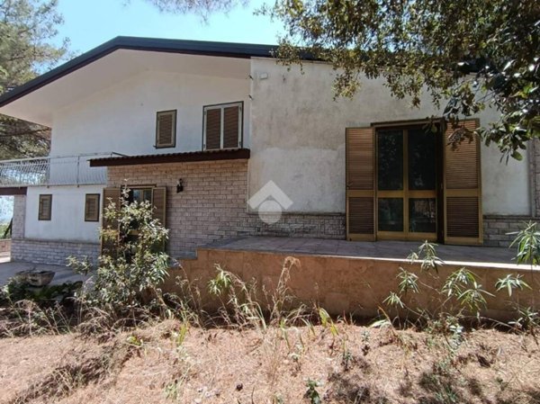 casa indipendente in vendita a Cassano delle Murge