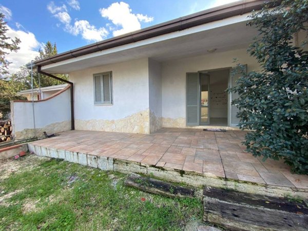casa indipendente in vendita a Cassano delle Murge