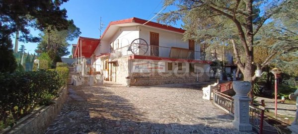 casa indipendente in vendita a Cassano delle Murge