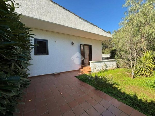 casa indipendente in vendita a Cassano delle Murge