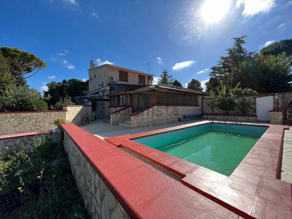 casa indipendente in vendita a Cassano delle Murge