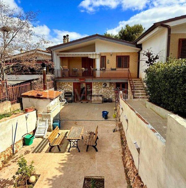 casa indipendente in vendita a Cassano delle Murge
