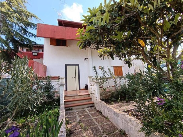 casa indipendente in vendita a Cassano delle Murge