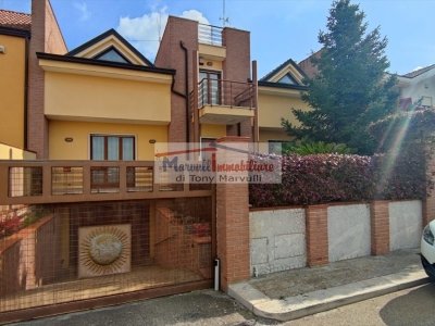 casa indipendente in vendita a Cassano delle Murge