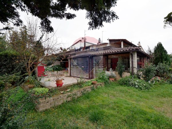casa indipendente in vendita a Cassano delle Murge