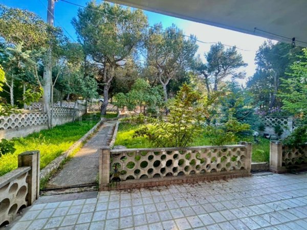 casa indipendente in vendita a Cassano delle Murge