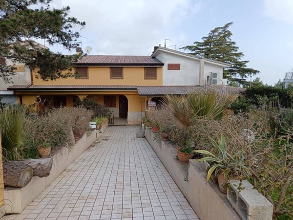 casa indipendente in vendita a Cassano delle Murge