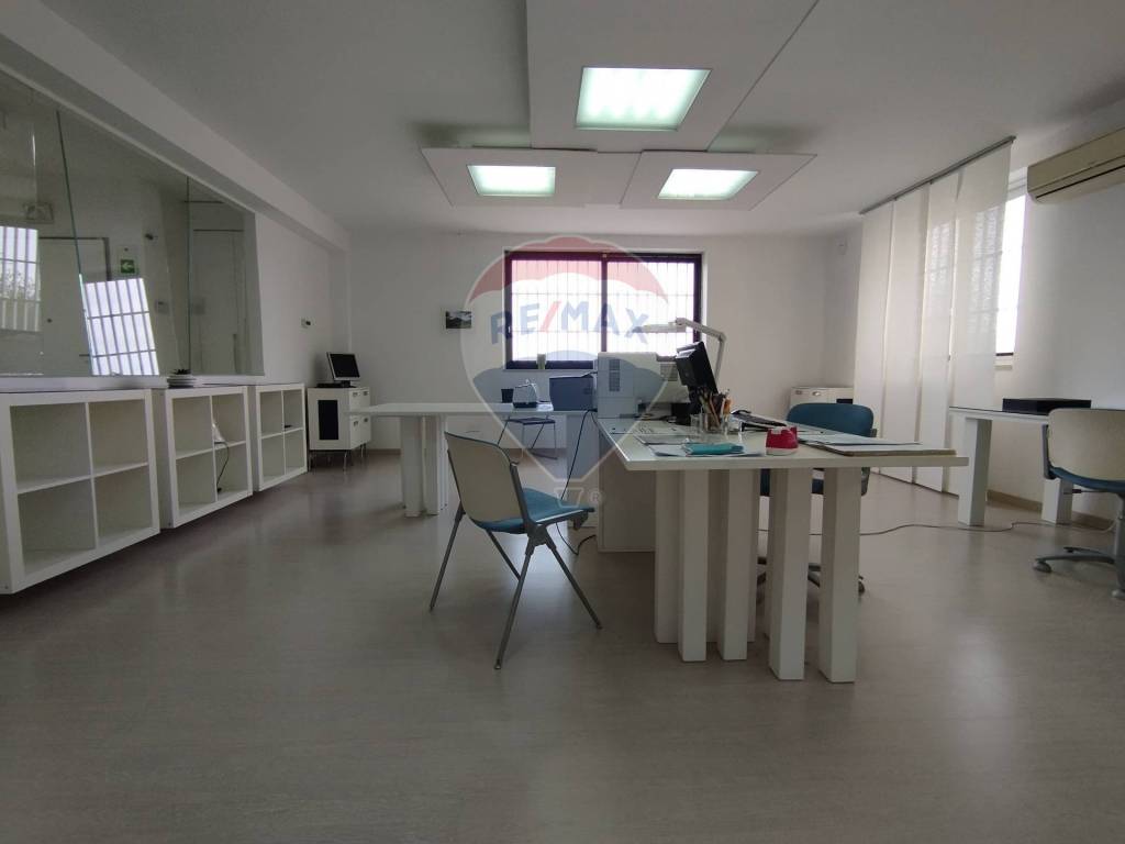 negozio in vendita a Cassano delle Murge