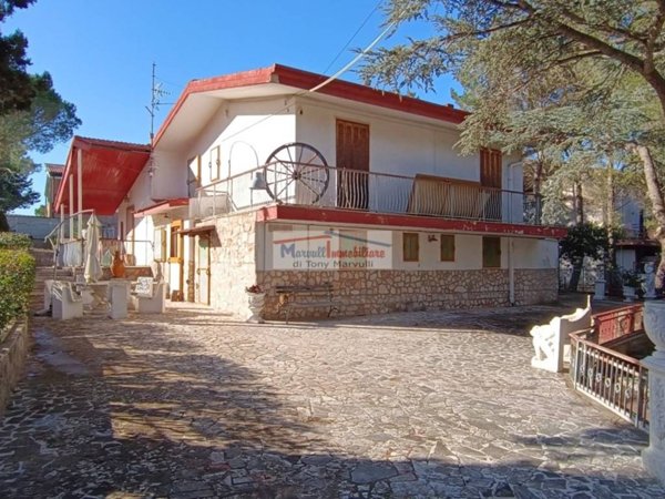 casa indipendente in vendita a Cassano delle Murge