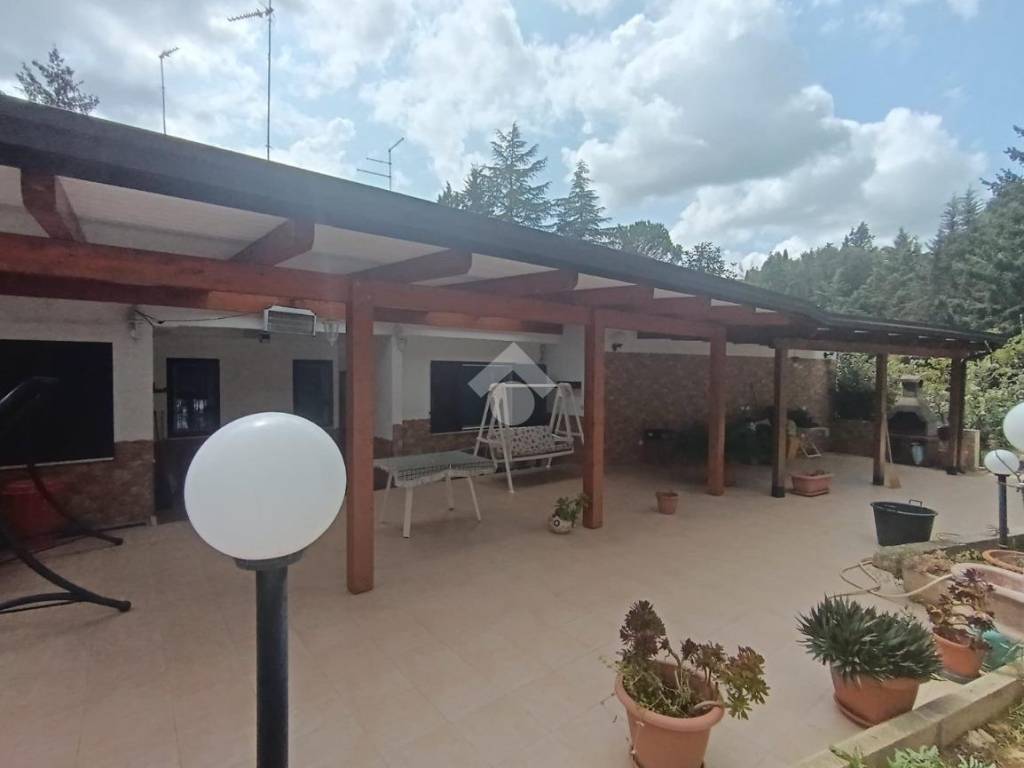 casa indipendente in vendita a Cassano delle Murge