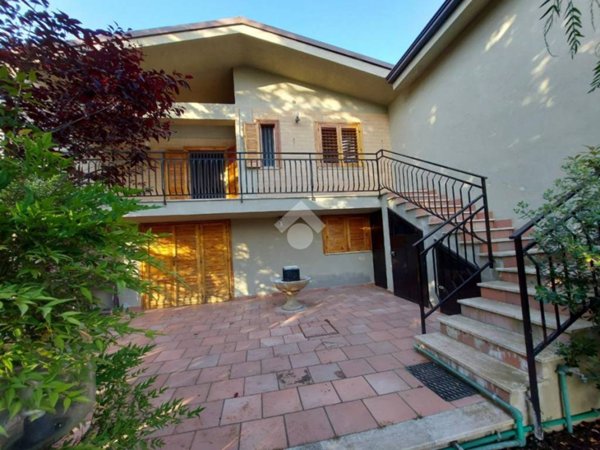 casa indipendente in vendita a Cassano delle Murge