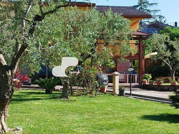 casa indipendente in vendita a Cassano delle Murge