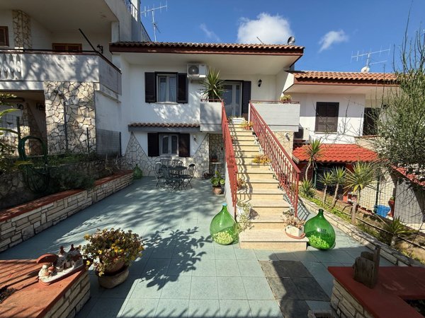 casa indipendente in vendita a Cassano delle Murge