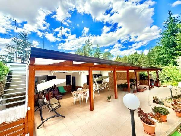 casa indipendente in vendita a Cassano delle Murge