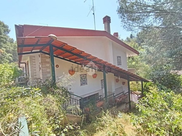 casa indipendente in vendita a Cassano delle Murge