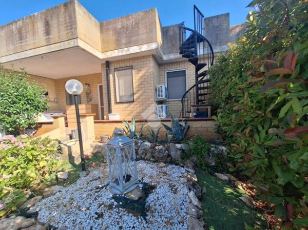 casa indipendente in vendita a Cassano delle Murge