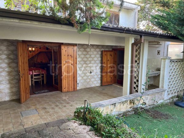 casa indipendente in vendita a Cassano delle Murge