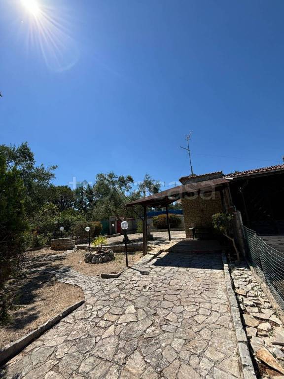 casa indipendente in vendita a Cassano delle Murge