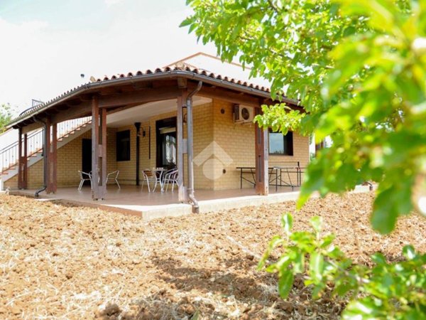 casa indipendente in vendita a Cassano delle Murge