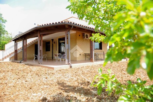 casa indipendente in vendita a Cassano delle Murge