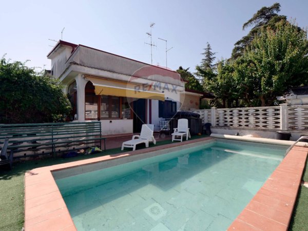 casa indipendente in vendita a Cassano delle Murge