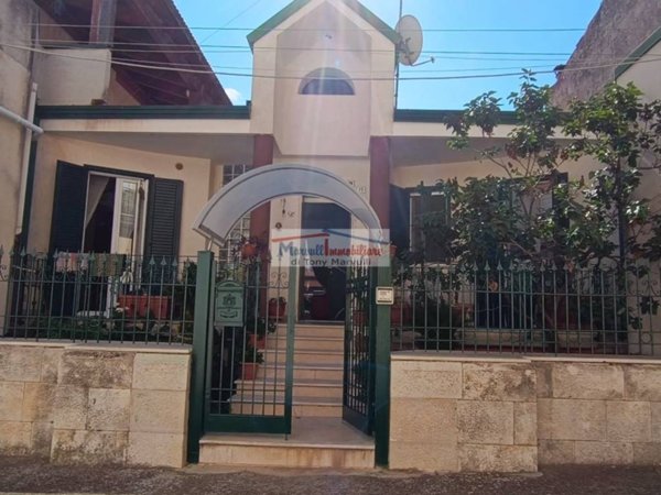 casa indipendente in vendita a Cassano delle Murge