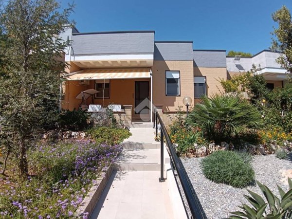 casa indipendente in vendita a Cassano delle Murge