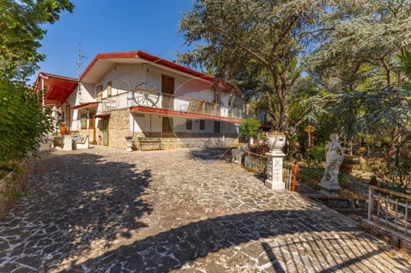 casa indipendente in vendita a Cassano delle Murge