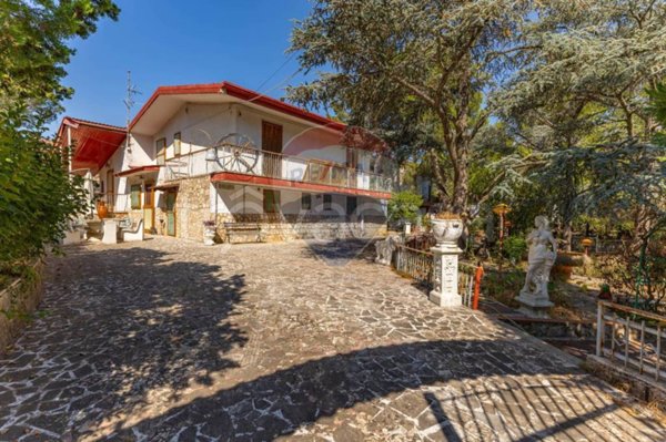 casa indipendente in vendita a Cassano delle Murge