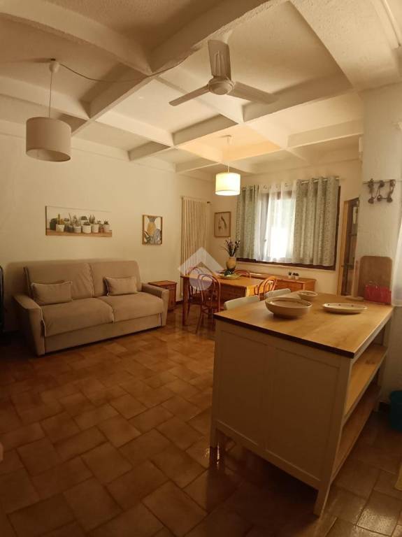 casa indipendente in vendita a Cassano delle Murge