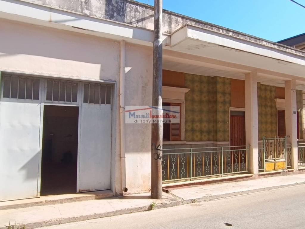 casa indipendente in vendita a Cassano delle Murge