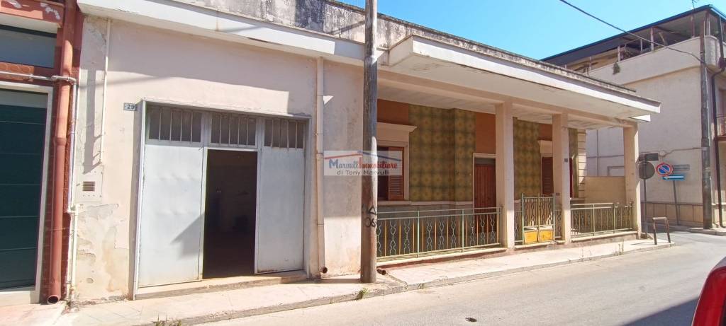 casa indipendente in vendita a Cassano delle Murge