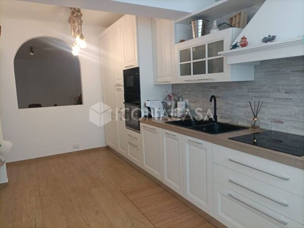 casa indipendente in vendita a Cassano delle Murge