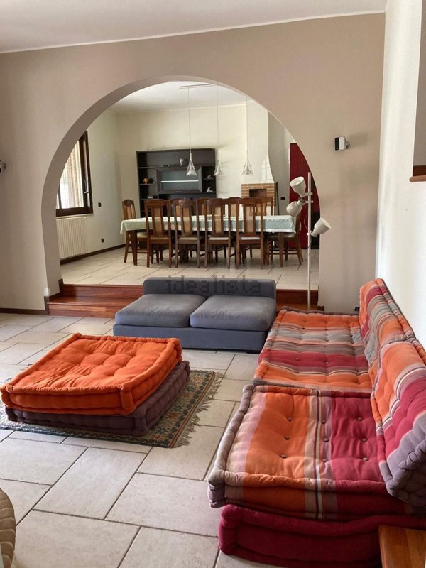 casa indipendente in vendita a Cassano delle Murge