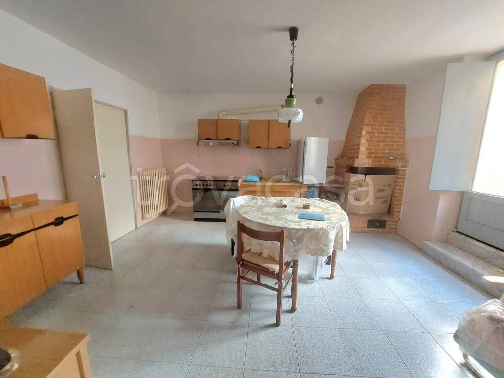 casa indipendente in vendita a Cassano delle Murge