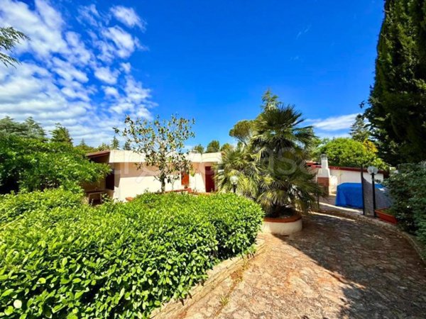 casa indipendente in vendita a Cassano delle Murge