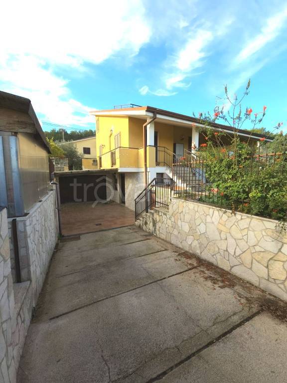 casa indipendente in vendita a Cassano delle Murge