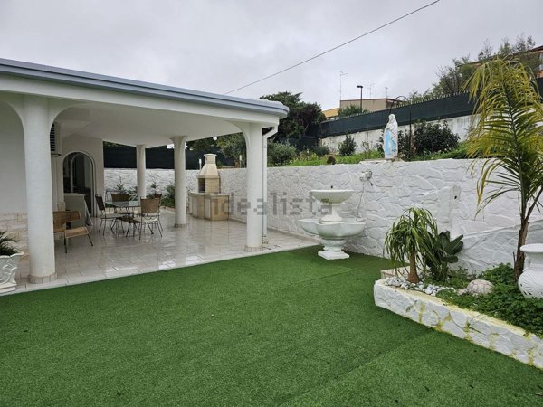 casa indipendente in vendita a Cassano delle Murge