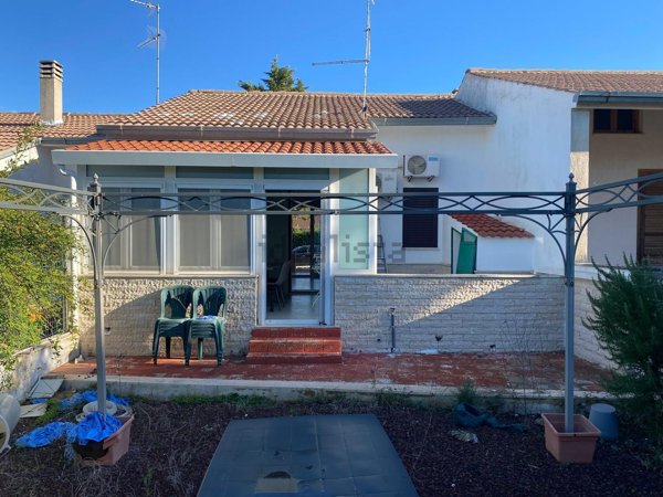 casa indipendente in vendita a Cassano delle Murge