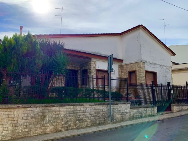 casa indipendente in vendita a Cassano delle Murge