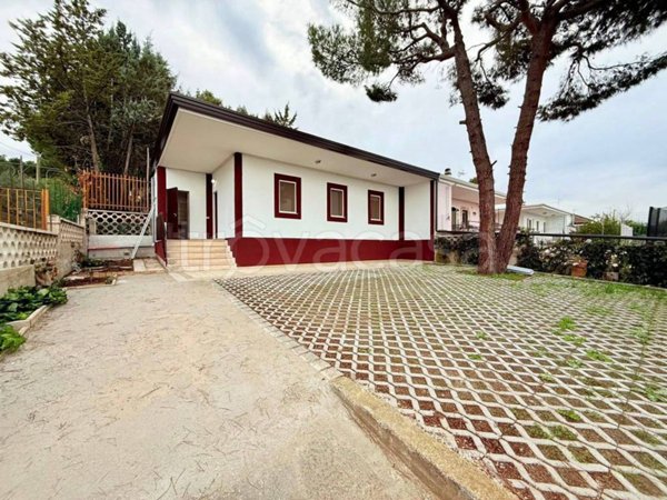 casa indipendente in vendita a Cassano delle Murge