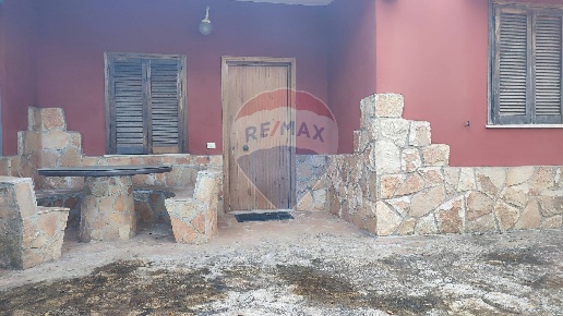 casa indipendente in vendita a Cassano delle Murge