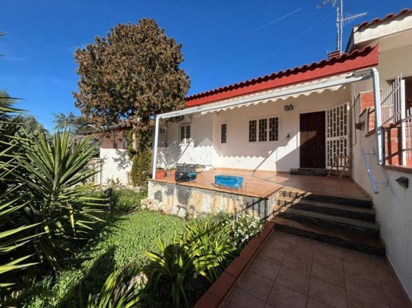 casa indipendente in vendita a Cassano delle Murge