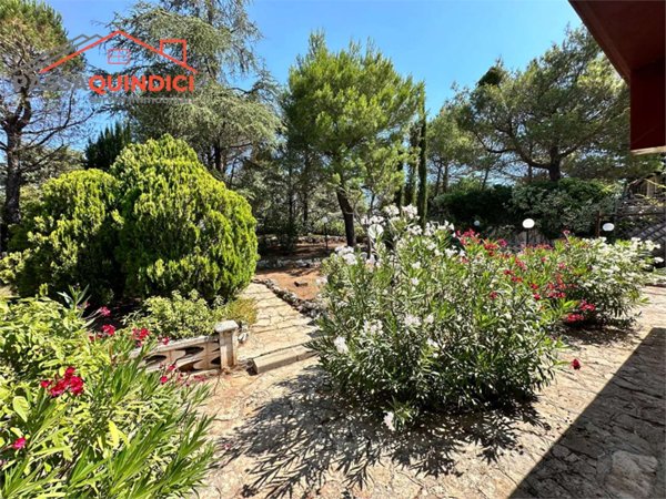 casa indipendente in vendita a Cassano delle Murge