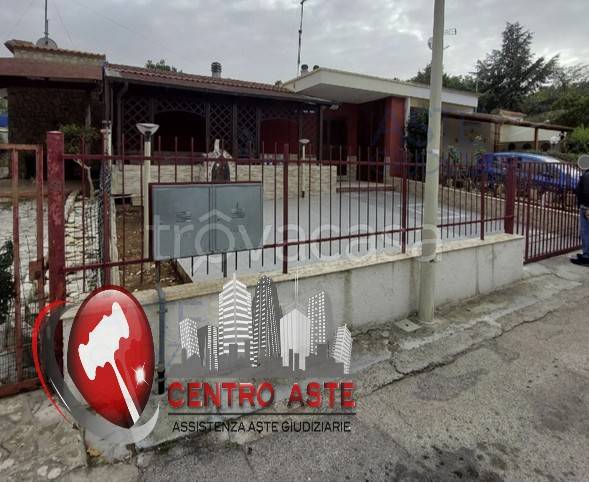 casa indipendente in vendita a Cassano delle Murge